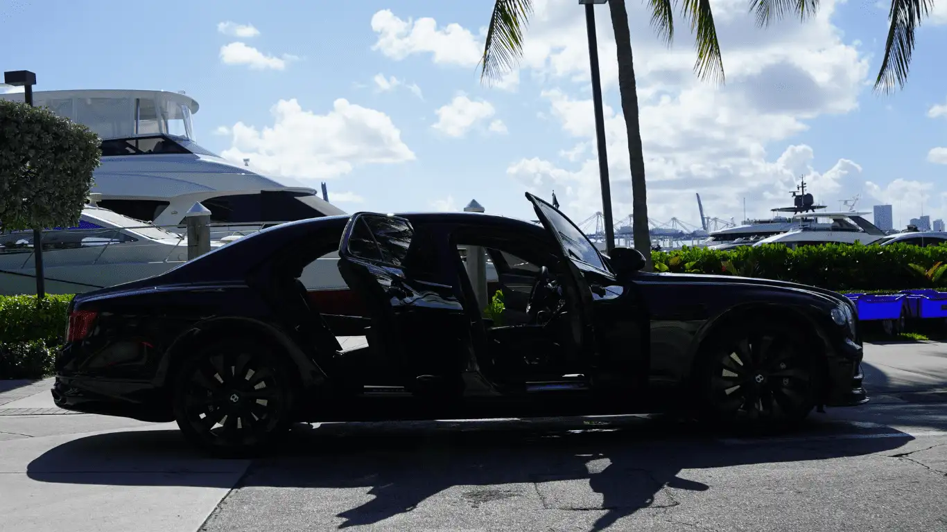 BENTLEY FLYING SPUR - Photo 5