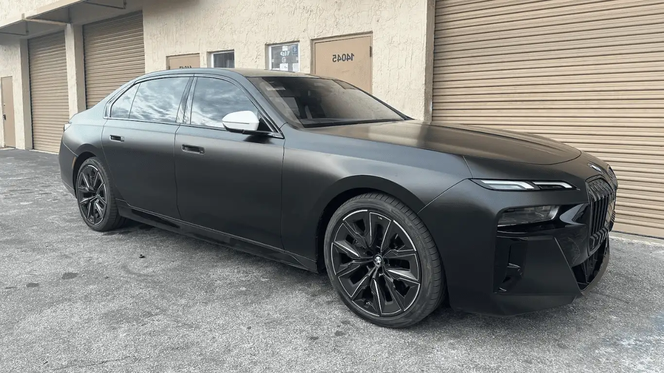 BMW 7 SERIES 740I - Front View