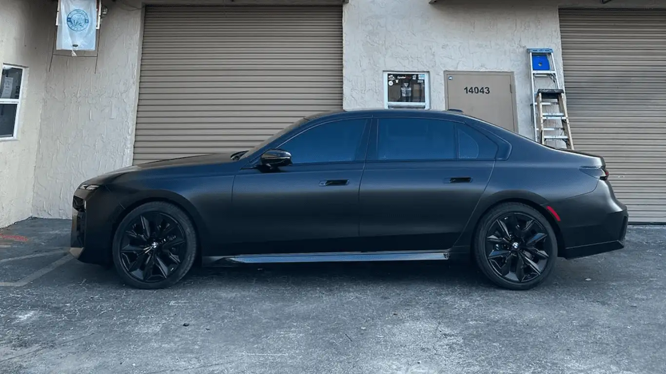 BMW 7 SERIES 740I - Photo 5