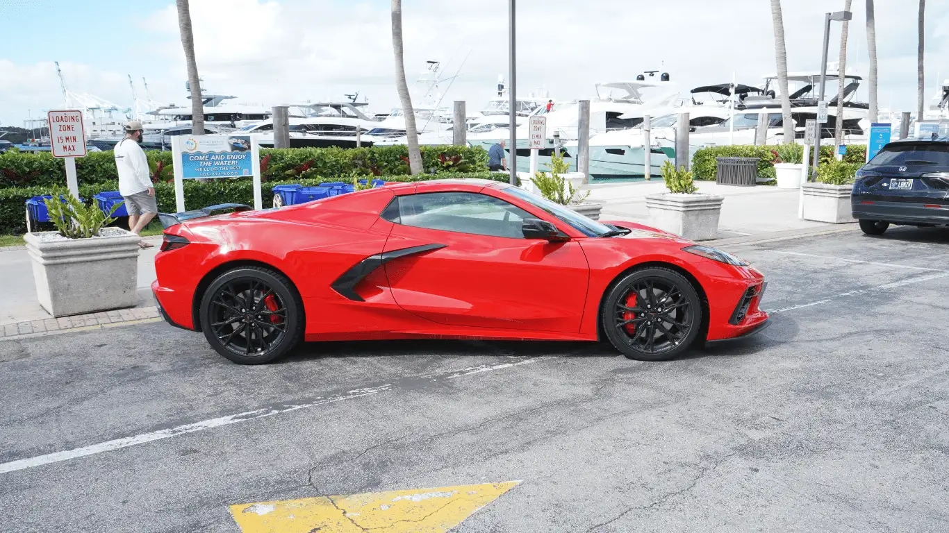 CORVETTE C8 2024 RED - Interior
