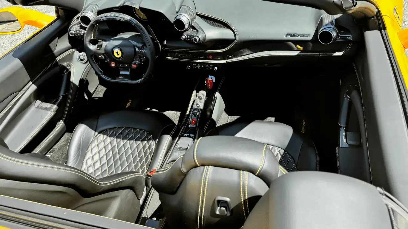 FERRARI F8 SPIDER - Dashboard