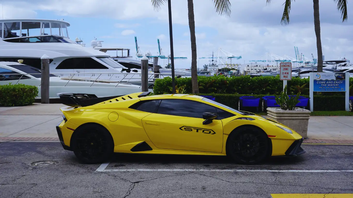 LAMBORGHINI EVO STO YELLOW - Interior