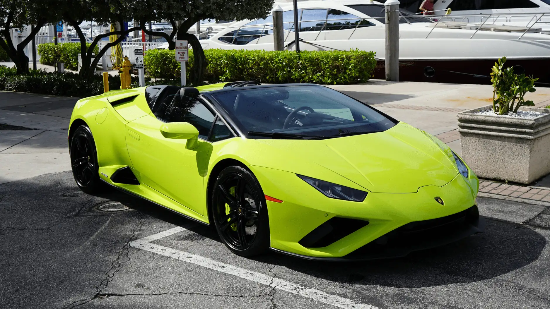 LAMBORGHINI HURACAN EVO GREEN - Front View