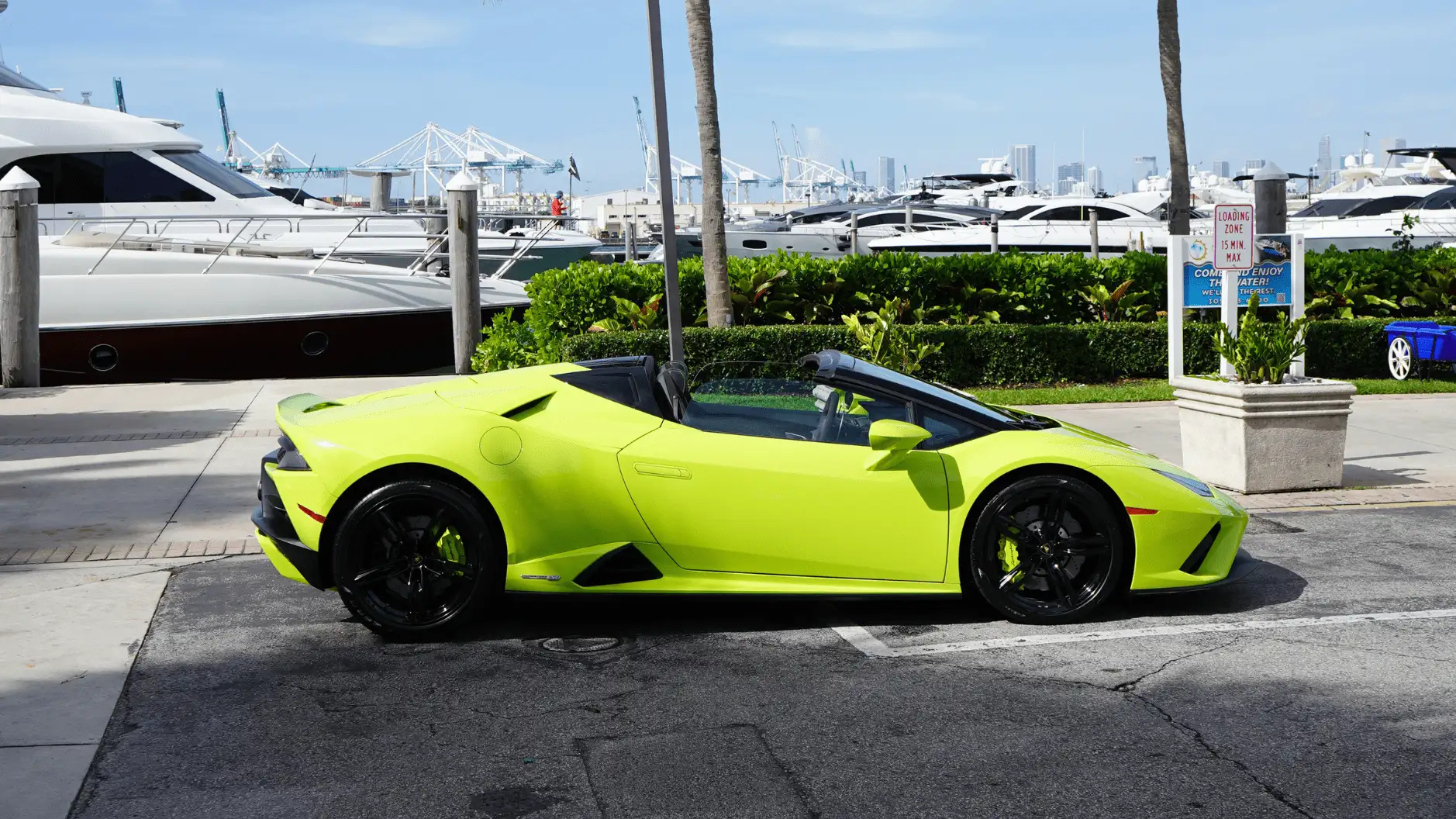 LAMBORGHINI HURACAN EVO GREEN - Interior