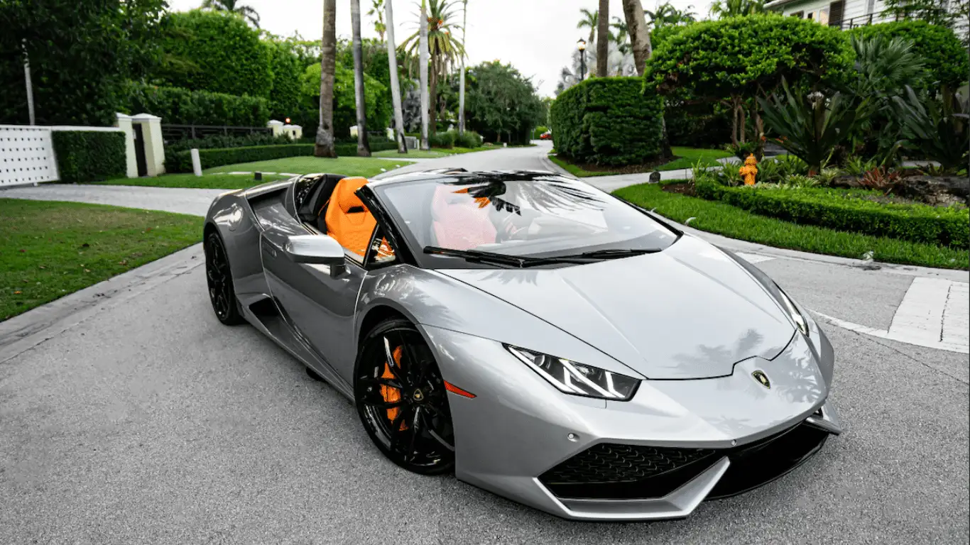LAMBORGHINI HURACAN WHITE - Front View