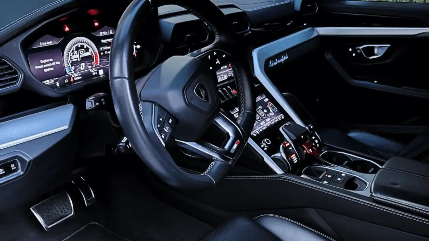 LAMBORGHINI URUS BLACK - Interior
