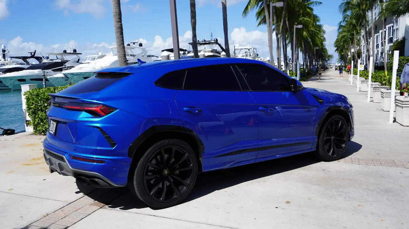 LAMBORGHINI URUS BLUE - Front View