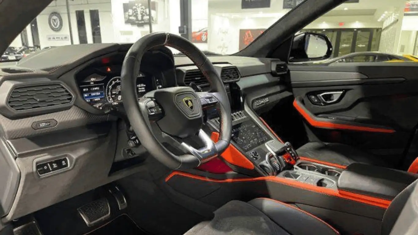 LAMBORGHINI URUS DARK BLACK - Interior