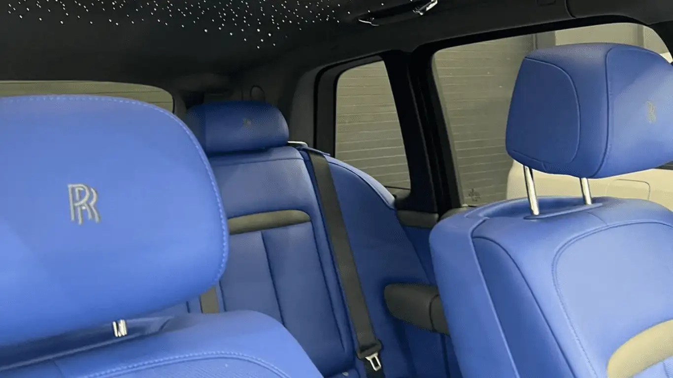 ROLLS ROYCE CULLINAN SILVER - Interior