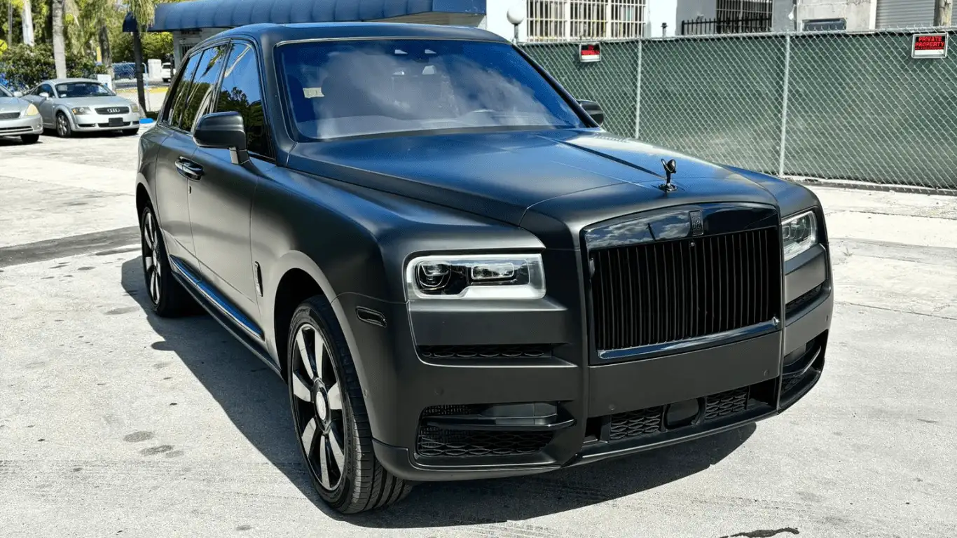 ROLLS ROYCE CULLINAN BLACK 1 - Front View