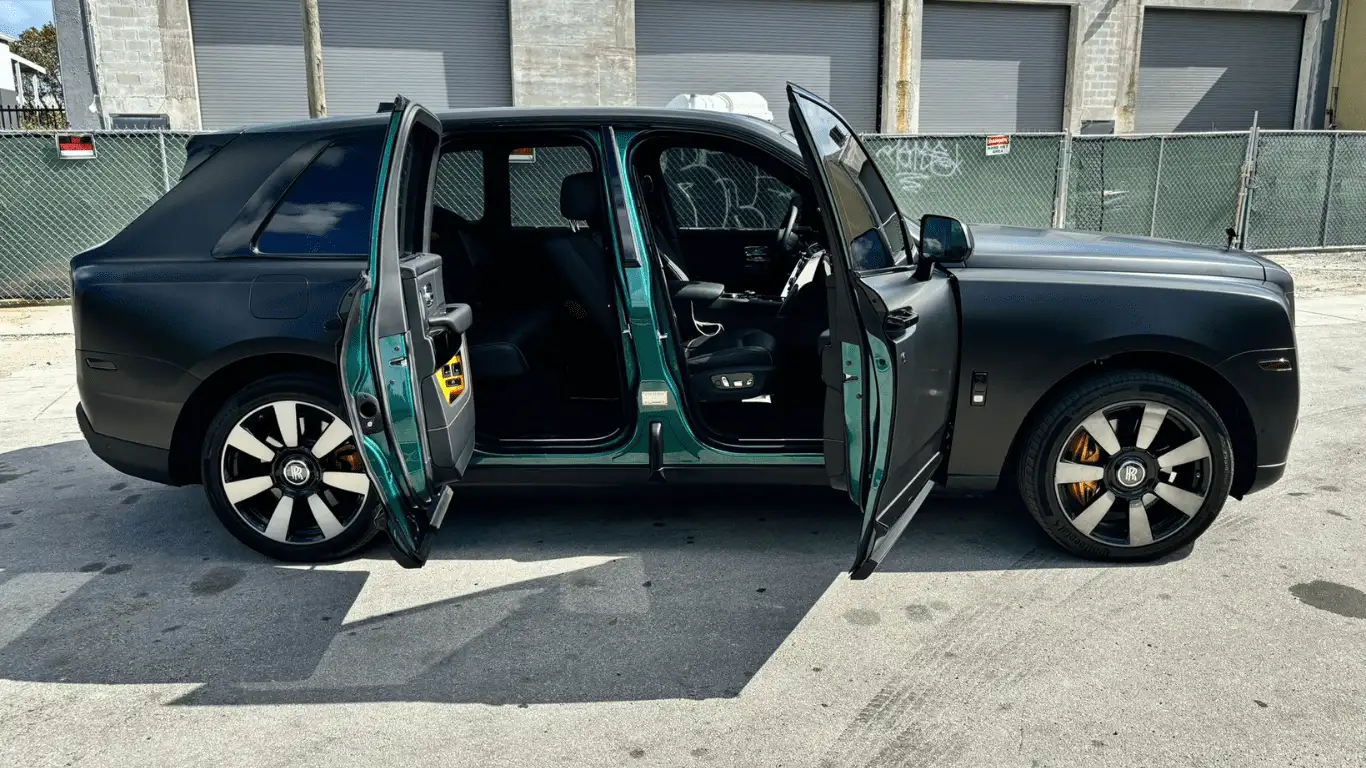 ROLLS ROYCE CULLINAN BLACK 1 - Interior